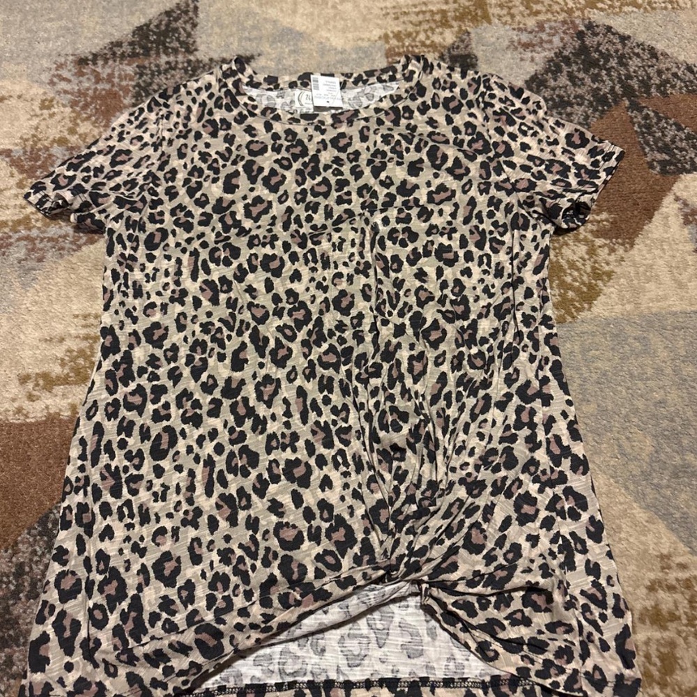 Maurices Black and Tan Leopard Print Short Sleeve Top